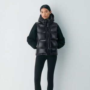 Aritzia Super Puff Vest - Liquid Shine NEW WITHOUT TAGS